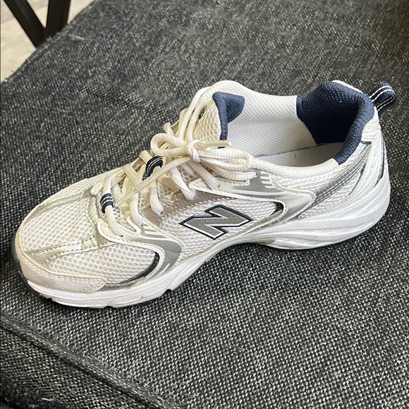 New Balance 530 - Picture 2 of 5